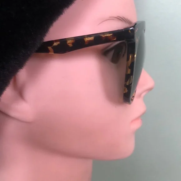 Victoria Beckham Sunglasses; #CAT3/VBS110C2, W/ Case display picture 3